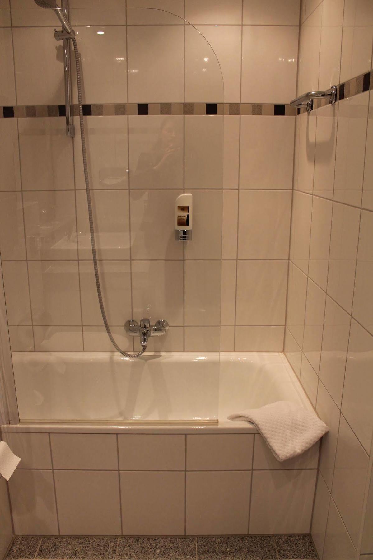City Hotel אסן מראה חיצוני תמונה